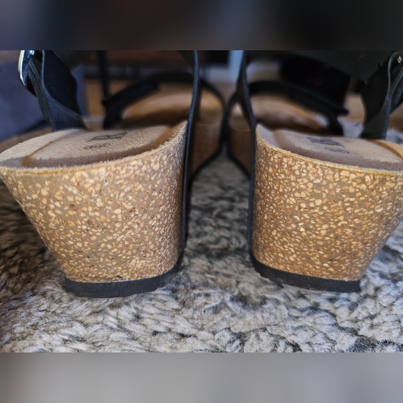 Browns Cassis Wedge Sandal - size 9 - Picture 8 of 8